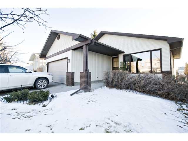 Main Photo: 43 EDFORTH Way NW in CALGARY: Edgemont Residential Detached Single Family for sale (Calgary)  : MLS®# C3504260