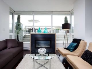 Photo 3: 307 1675 W 8TH Avenue in Vancouver: Fairview VW Condo for sale in "CAMERA" (Vancouver West)  : MLS®# V842603