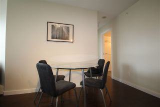 Photo 2: 2002 1009 EXPO Boulevard in Vancouver: Yaletown Condo for sale in "LANDMARK 33" (Vancouver West)  : MLS®# R2090524