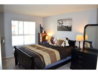Photo 5: 306 1588 BEST Street: White Rock Condo for sale in "THE MONTEREY" (South Surrey White Rock)  : MLS®# F1432926