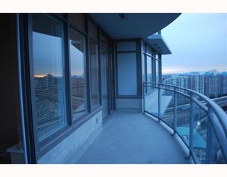 Photo 6: 2207 898 CARNARVON Street in New_Westminster: Downtown NW Condo for sale in "AZURE TOWER 1" (New Westminster)  : MLS®# V752708