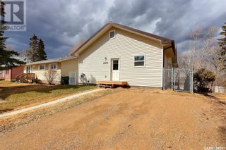 Photo 1: 1870 13th STREET W in Prince Albert: House for sale : MLS®# SK927151