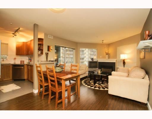 Main Photo: 215 128 W 8TH Street in North Vancouver: Central Lonsdale Condo for sale in "THE LIBRARY" : MLS®# V779491
