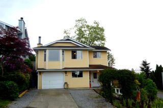 Photo 1: 11386 HARRISON Street in Maple Ridge: East Central House for sale : MLS®# R2068145