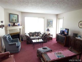 Photo 2: 410 1715 richmond Ave in VICTORIA: Vi Jubilee Condo for sale (Victoria)  : MLS®# 703475