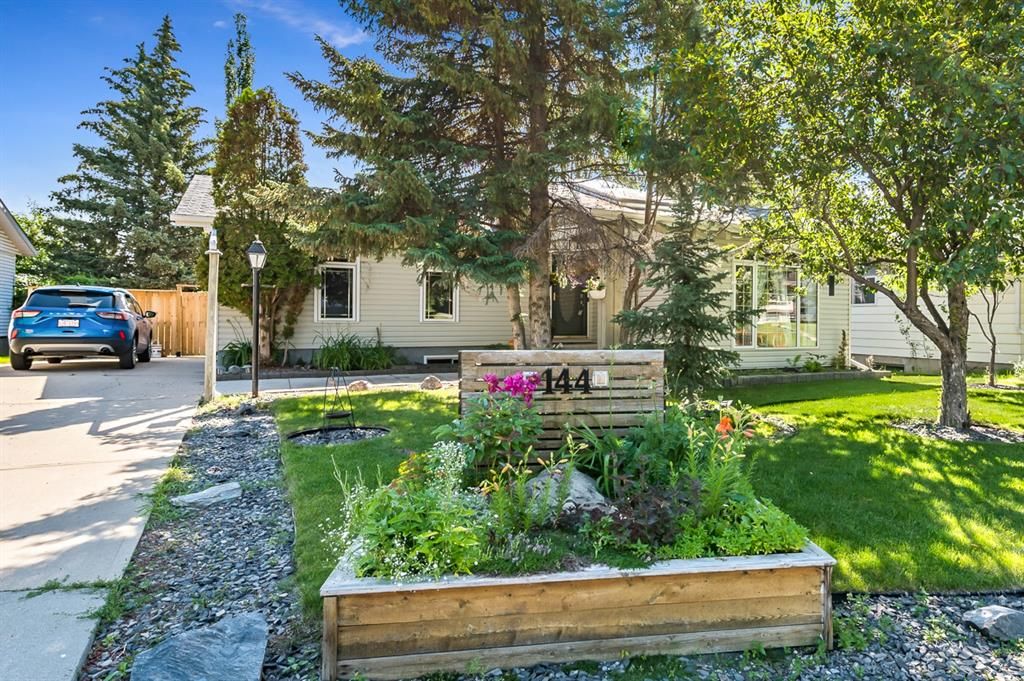 Main Photo: 144 Canniff Place SW in Calgary: Canyon Meadows Detached for sale : MLS®# A1239761