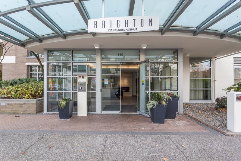 Main Photo: 901 120 MILROSS Avenue in Vancouver: Mount Pleasant VE Condo for sale in "The Brighton" (Vancouver East)  : MLS®# R2223429