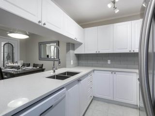 Photo 12: 402 7077 BERESFORD Street in Burnaby: Highgate Condo for sale in "City Club" (Burnaby South)  : MLS®# R2416735