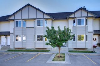 Photo 2: 98 Royal Birch Villas NW in Calgary: Royal Oak Row/Townhouse for sale : MLS®# A2003533