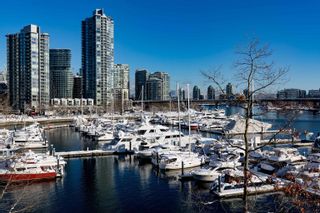 Photo 35: 322 1228 MARINASIDE Crescent in Vancouver: Yaletown Townhouse for sale in "Crestmark II" (Vancouver West)  : MLS®# R2752595