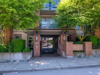 Photo 2: 405 738 E 29TH Avenue in Vancouver: Fraser VE Condo for sale in "THE CENTURY" (Vancouver East)  : MLS®# R2788461