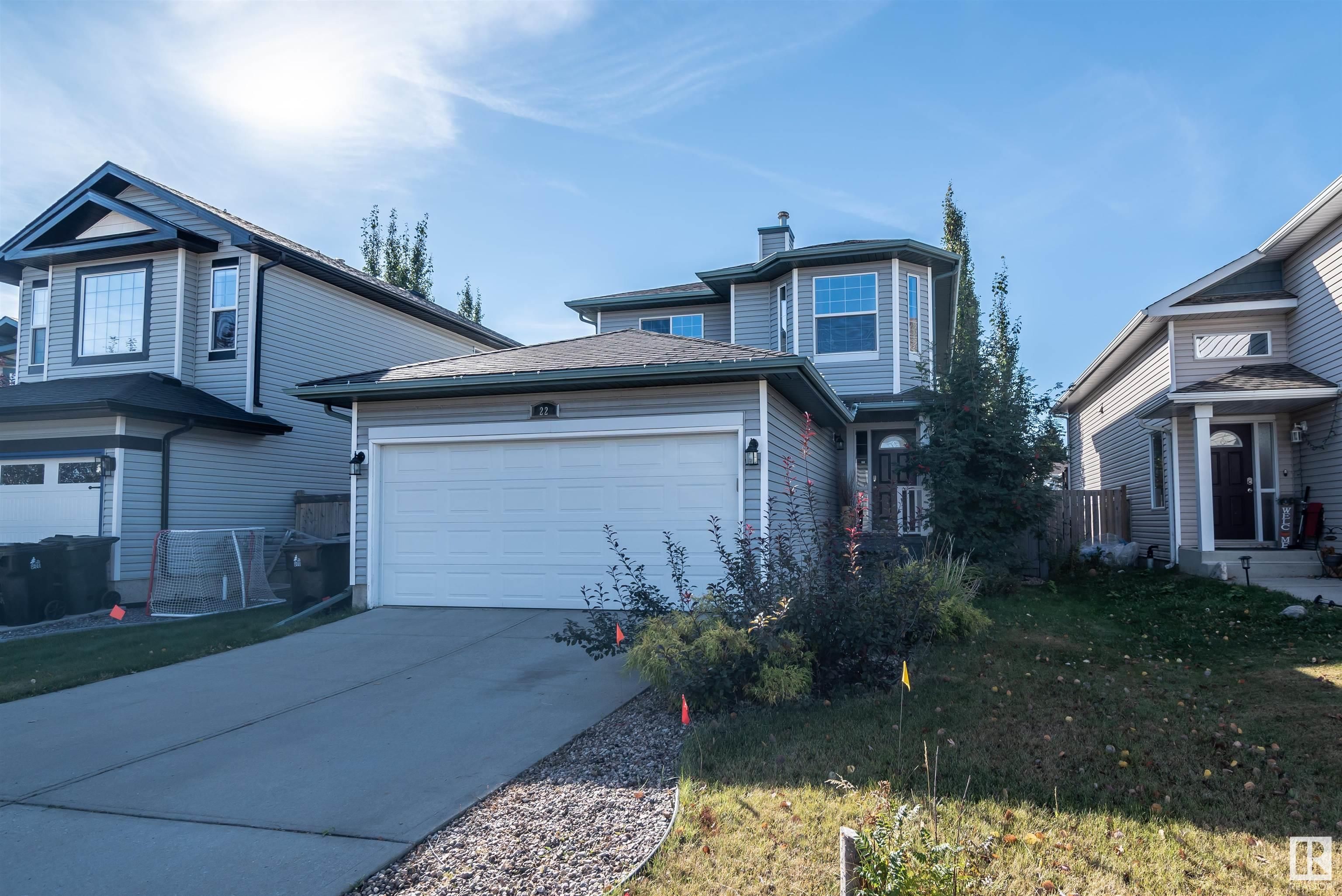 Main Photo: 22 GREYSTONE Crescent: Spruce Grove House for sale : MLS®# E4314530