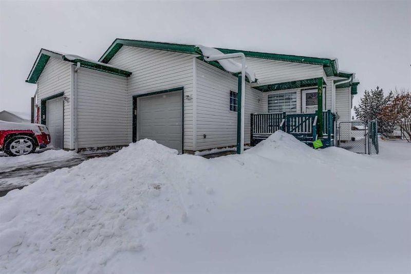 FEATURED LISTING: 37 Ross Place Crossfield
