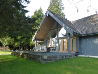 Photo 1: 1430 BONNIEBROOK HEIGHTS Road in Gibsons: Gibsons & Area House for sale (Sunshine Coast)  : MLS®# R2442526
