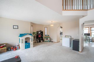 Photo 5: 15 Riverview Circle SE in Calgary: Riverbend Detached for sale : MLS®# A1206677