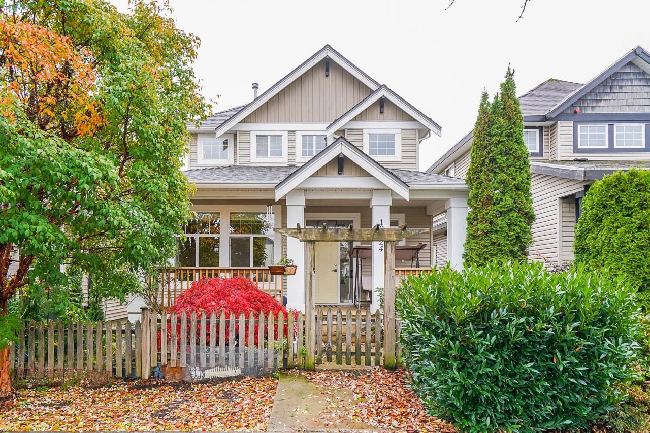 Main Photo: 19924 72 Avenue in Langley: Willoughby Heights House for sale : MLS®# R2628107