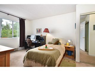 Photo 13: 202 8772 MARINE Drive in Vancouver: Marpole Condo for sale in "GULF VIEW COURT" (Vancouver West)  : MLS®# V1065615