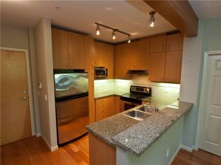 Photo 3: 216 580 RAVENWOODS Drive in North Vancouver: Roche Point Condo for sale in "SEASONS ON RAVENWOODS" : MLS®# V853144