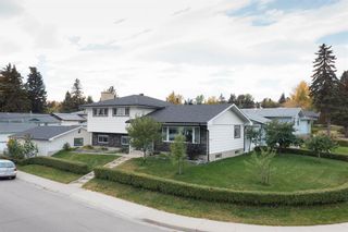 Photo 6: 7003 Hunterwood Road NW in Calgary: Huntington Hills Detached for sale : MLS®# A2008157