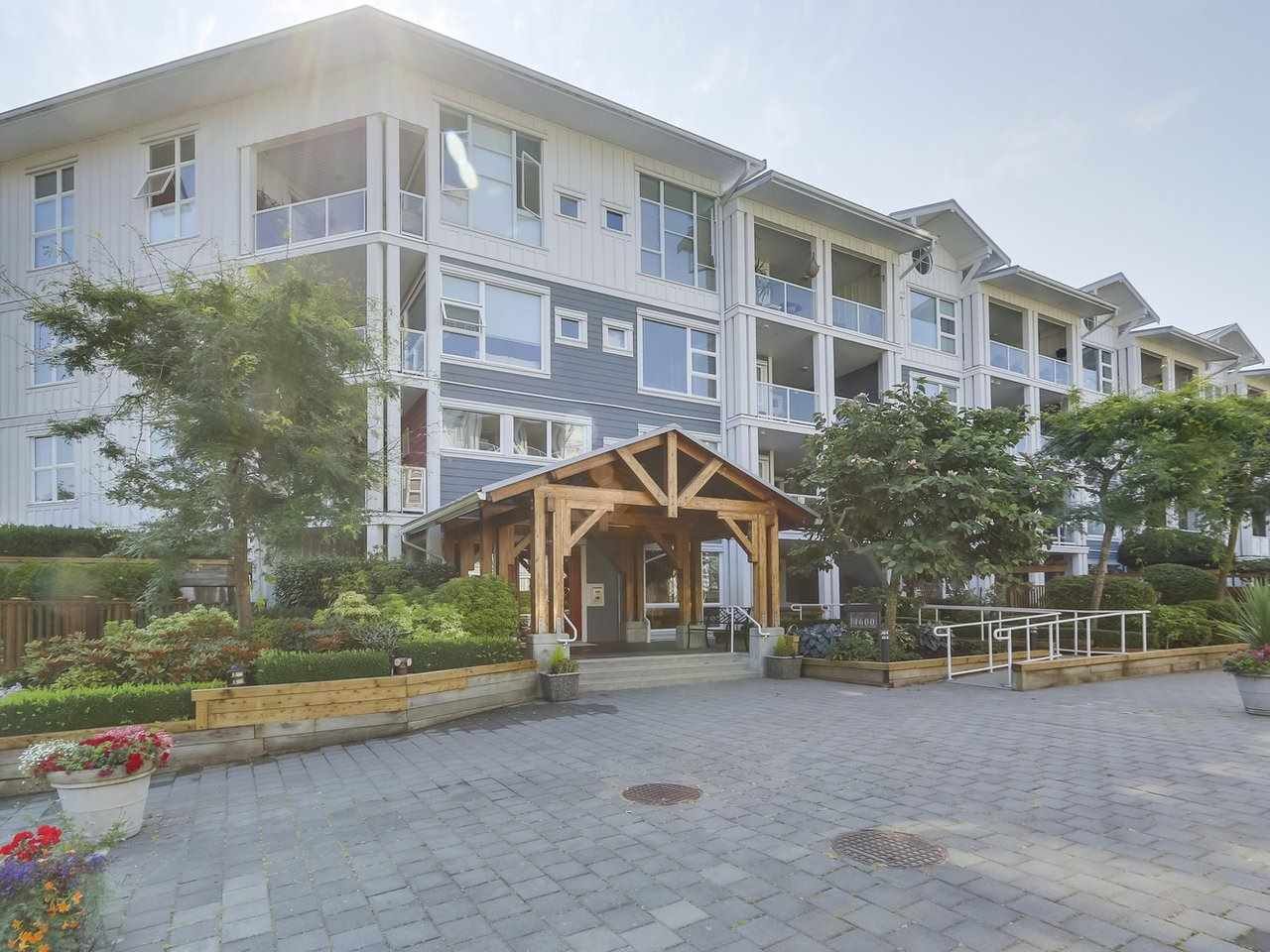 Main Photo: 412 4600 WESTWATER Drive in Richmond: Steveston South Condo for sale in "Copper Sky East" : MLS®# R2294281