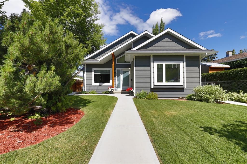Main Photo: 8616 33 Avenue NW in Calgary: Bowness Detached for sale : MLS®# A1250821