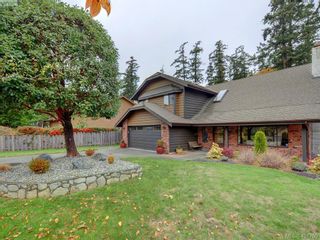 Photo 1: 4403 Robinwood Dr in VICTORIA: SE Gordon Head House for sale (Saanich East)  : MLS®# 801757