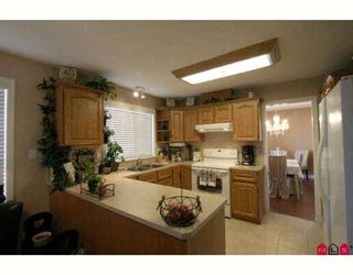Photo 4: 6310 SELKIRK Street in Sardis: Sardis West Vedder Rd House for sale : MLS®# H2902176