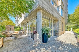 Photo 1: 111 2655 CRANBERRY Drive in Vancouver: Kitsilano Condo for sale in "THE NEW YORKER" (Vancouver West)  : MLS®# R2816591