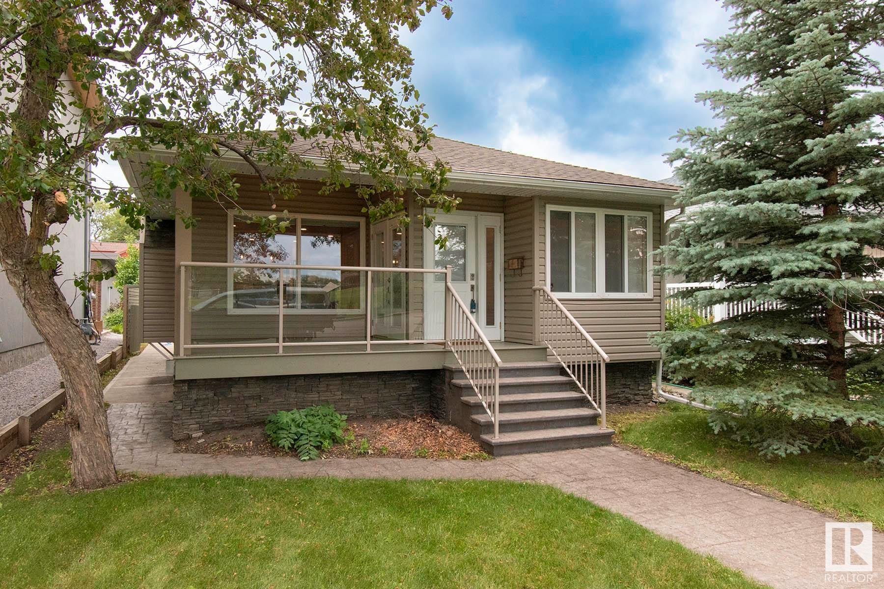 Main Photo: 9317 84 Avenue in Edmonton: Zone 18 House for sale : MLS®# E4306615
