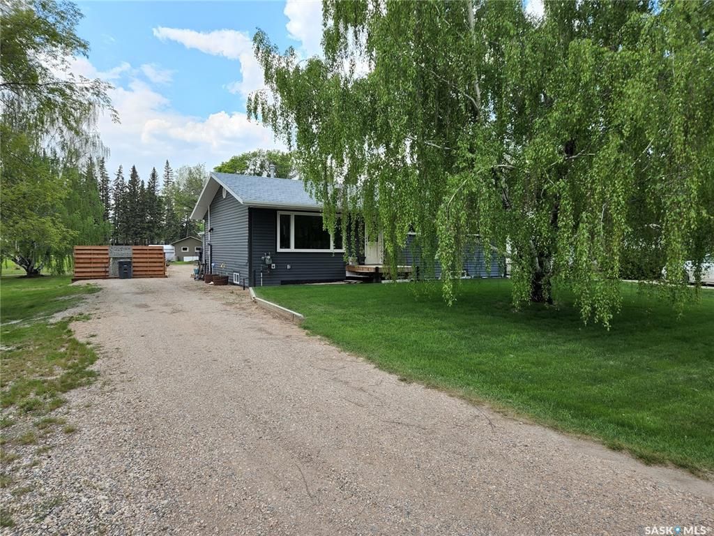 Main Photo: 209 Albert Avenue South in Rose Valley: Residential for sale : MLS®# SK891667