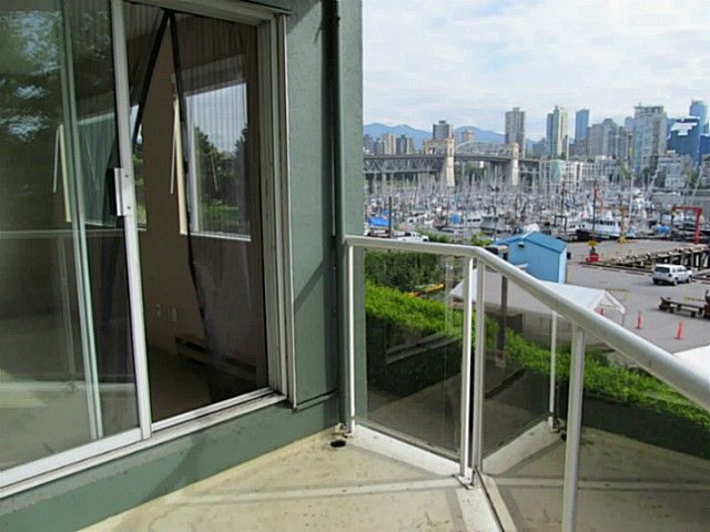 Main Photo: 304 1510 W 1ST Avenue in Vancouver: False Creek Condo for sale in "Mariners Point" (Vancouver West)  : MLS®# V1066177