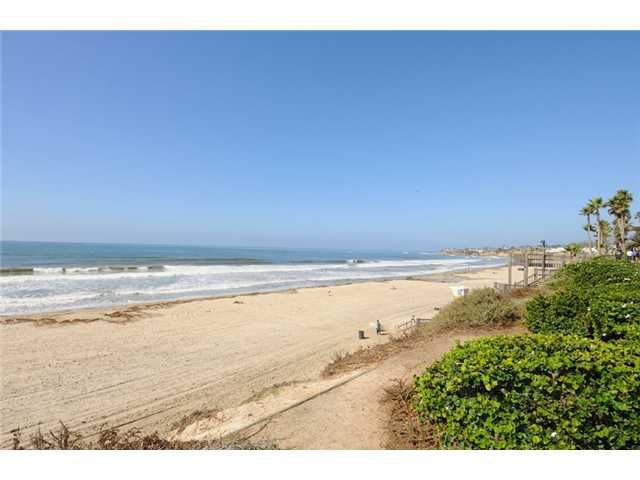 Main Photo: PACIFIC BEACH All Other Attached for sale : 2 bedrooms : 4667 Ocean Blvd # 301