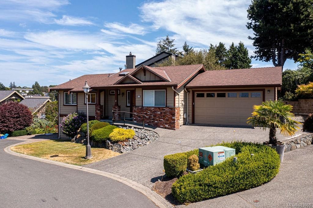 Main Photo: 3 1013 Arcadia Ave in Esquimalt: Es Gorge Vale House for sale : MLS®# 883866