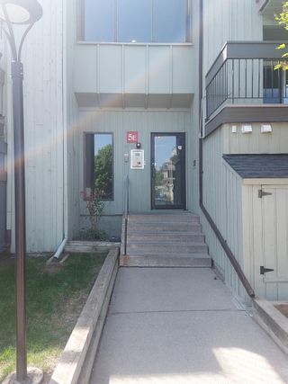 Photo 1: 528 10120 Brookpark Boulevard SW in Calgary: Braeside Apartment for sale : MLS®# A2046129