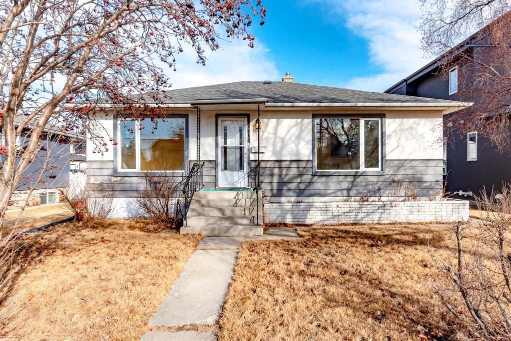 Main Photo: 2712 19 Street NW in Calgary: Capitol Hill Detached for sale : MLS®# A1196295
