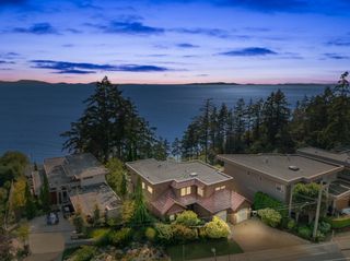 Photo 38: 14140 MARINE Drive: White Rock House for sale in "White Rock" (South Surrey White Rock)  : MLS®# R2746255