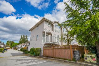 Photo 3: 20 12188 HARRIS Road in Pitt Meadows: Central Meadows Townhouse for sale in "WATERFORD" : MLS®# R2704699