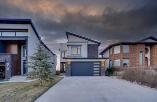 Photo 3: 414 30 Avenue NE in Calgary: Winston Heights/Mountview Detached for sale : MLS®# A2124876