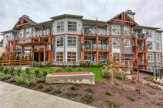 Photo 1: 302 14605 MCDOUGALL Drive in White Rock: King George Corridor Condo for sale (South Surrey White Rock)  : MLS®# R2476304