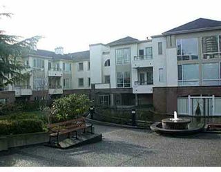 Photo 1: 301 6740 STATION HILL CT in Burnaby: South Slope Condo for sale in "Wyndham Court" (Burnaby South)  : MLS®# V566999