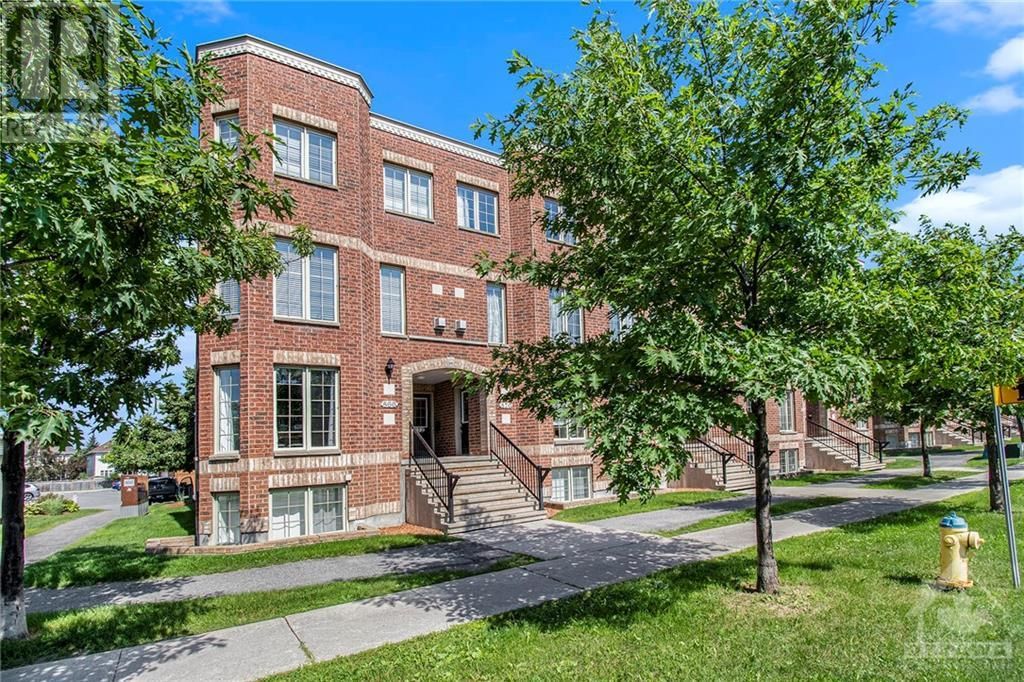 Main Photo: 872 LONGFIELDS DRIVE in Nepean: Condo for sale : MLS®# 1353864