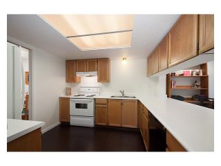 Photo 7: 7355 TOBA Place in Vancouver: Champlain Heights Townhouse for sale in "SOLAR WEST" (Vancouver East)  : MLS®# V1046866