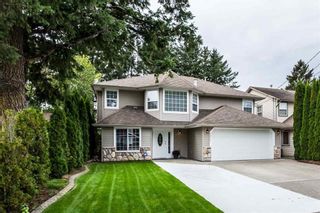 Photo 1: 9417 COOTE Street in Chilliwack: Chilliwack Proper East House for sale : MLS®# R2746327