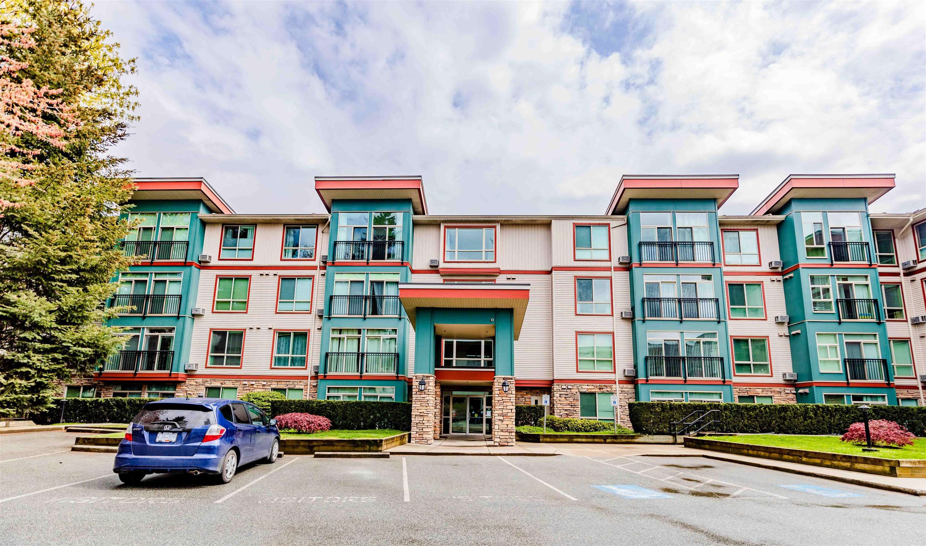 Main Photo: 114 33485 SOUTH FRASER Way in Abbotsford: Central Abbotsford Condo for sale in "Citadel Ridge" : MLS®# R2682288