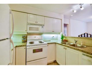 Photo 8: 101 7038 21 ST Avenue in Burnaby: Highgate Townhouse for sale in "ASHBURY" (Burnaby South)  : MLS®# V1118752