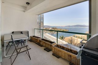 Photo 2: 2203 907 BEACH Avenue in Vancouver: Yaletown Condo for sale in "CORAL COURT" (Vancouver West)  : MLS®# R2567727