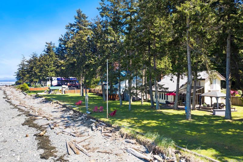 FEATURED LISTING: 1428 Kye Bay Rd Comox