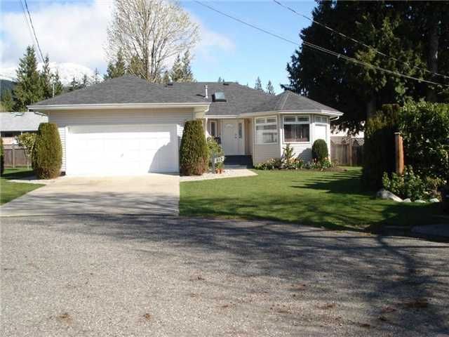 Main Photo: 812 PLEASANT Place in Gibsons: Gibsons &amp; Area House for sale (Sunshine Coast)  : MLS®# V821499