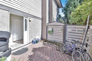 Photo 18: 10524 HOLLY PARK Lane in Surrey: Guildford Townhouse for sale in "Holly Park Lane" (North Surrey)  : MLS®# R2615553