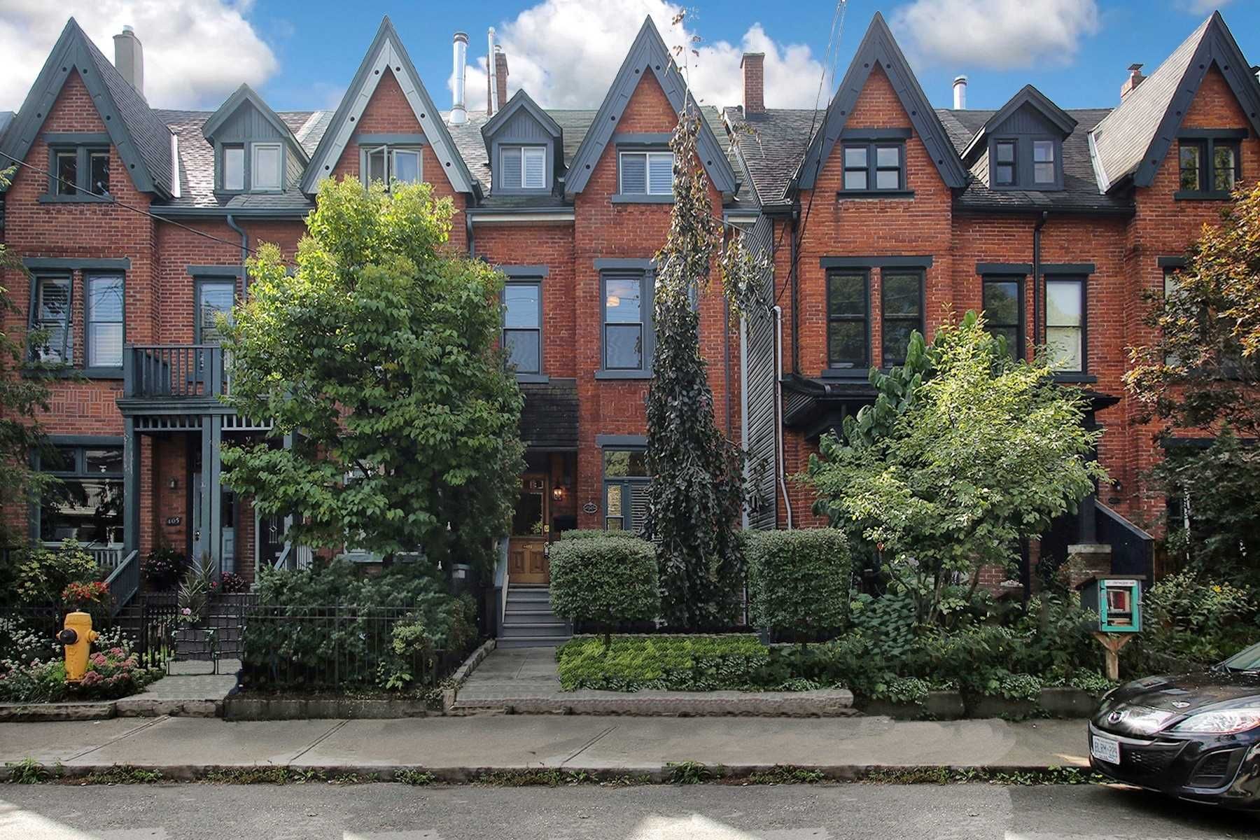 Main Photo: 401 E Wellesley Street in Toronto: Cabbagetown-South St. James Town House (3-Storey) for sale (Toronto C08)  : MLS®# C5385761